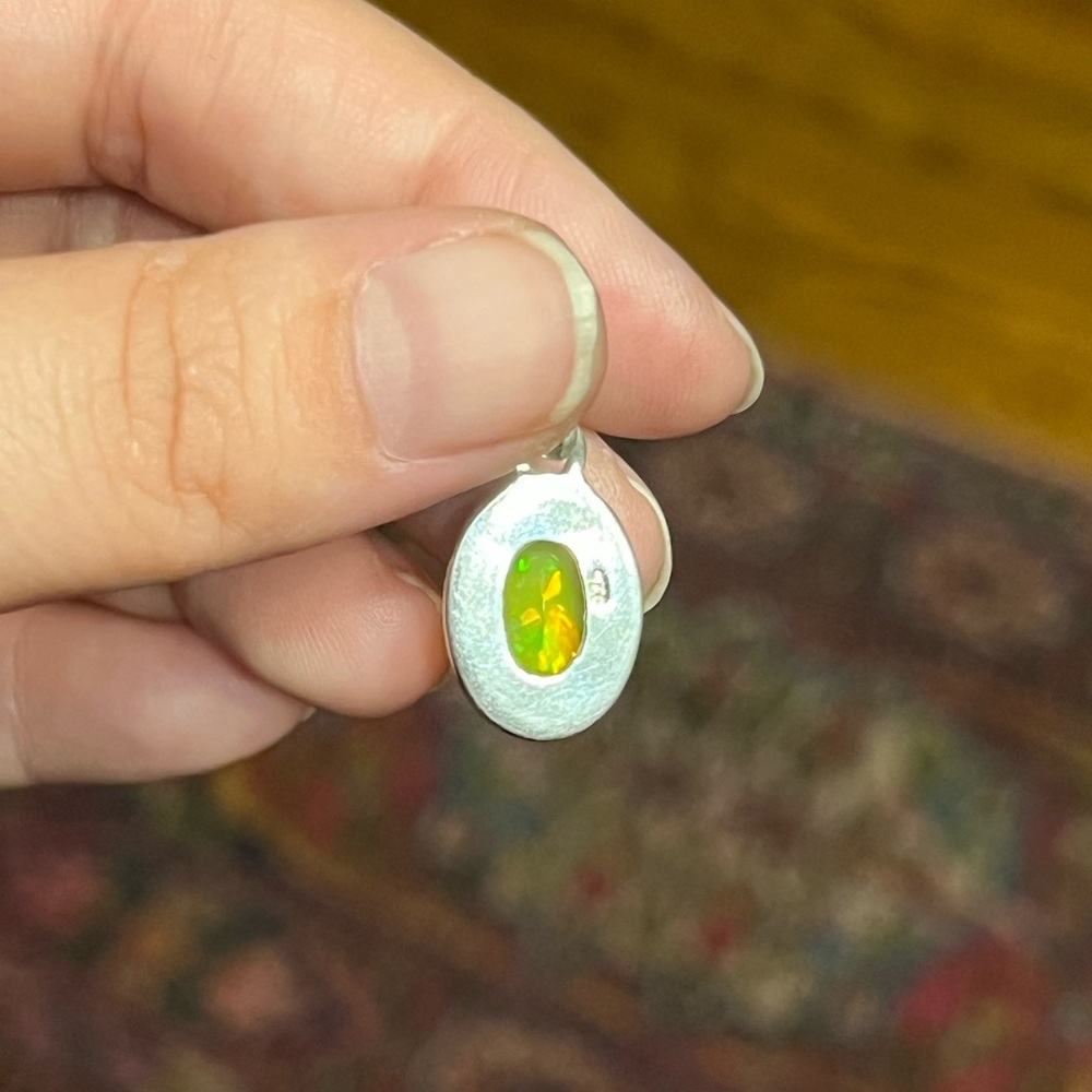 Dyed yellow opal sterling silver pendant - Picture 5 of 6